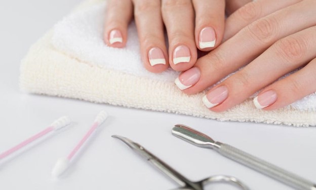 چگونه قیمت خدمات کاشت ناخن را تعیین کنیم؟