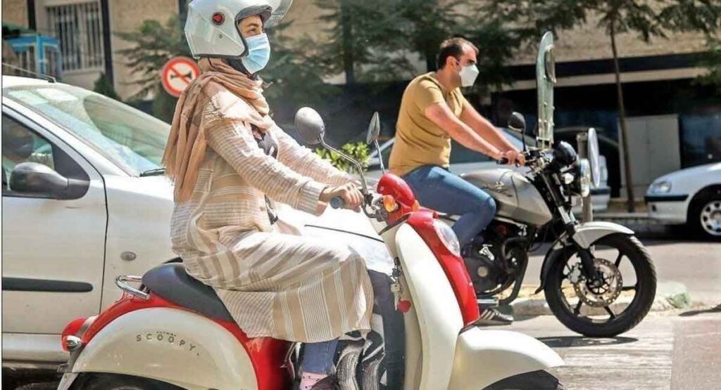 صدور گواهینامه موتورسیکلت برای زنان منع قانونی ندارد