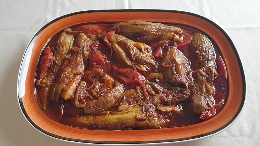 تهیه خوراک گوجه بادمجان