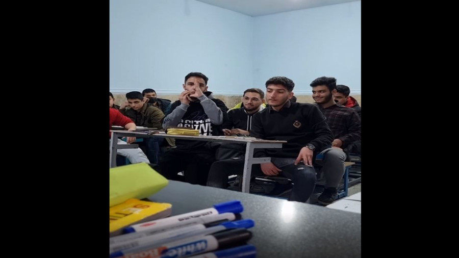 هنرنمایی خنده‌دار دو دانش‌آموز در کلاس پربازدید شد