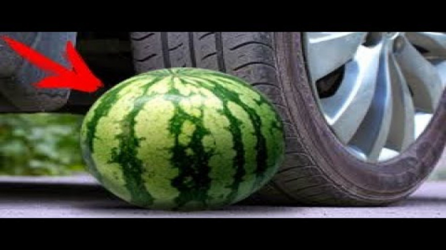چالش له کردن وسایل زیر ماشین - هندوانه زیر لاستیک چه صدایی داد- تفریحی