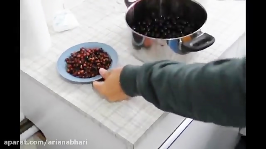چگونه مربا و شربت آلبالو درست کنیم ؟