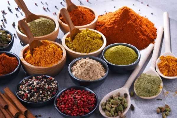 بهترین چاشنی و سالاد برای قورمه‌سبزی | راهنمای کامل انتخاب طعم اصیل