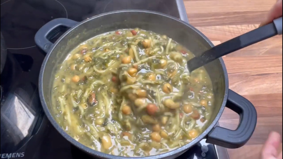 طرز تهیه آش رشته خوشمزه برای 4 نفر