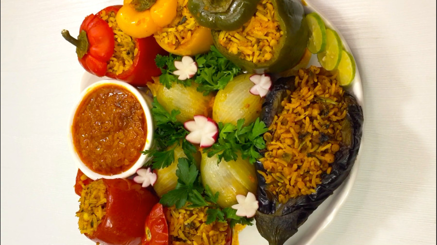 طرز تهیه دلمه سبزیجات /بادمجان،پیاز،فلفل دلمه،گوجه/آشپزی غذای ساده خوشمزه ایرانی