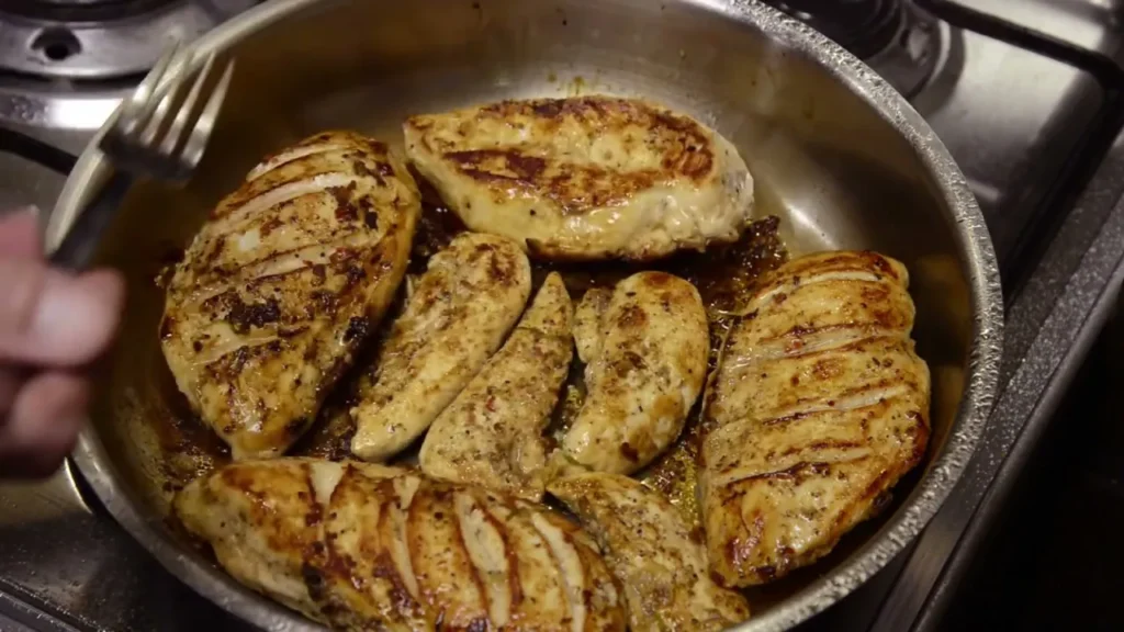 خوراک مرغ ترش آسان و لذیذ به روش شف، یادآور سرزمین سرسبز و پرافتخار گیلان