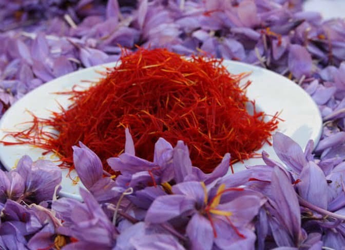 آموزش و راهنمای رنگ دهی زعفران با نکات کلیدی