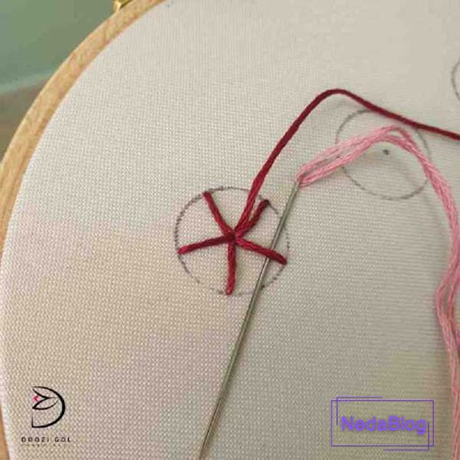 دوخت رز عنکبوتی در گلدوزی برزیلی گام پنجم