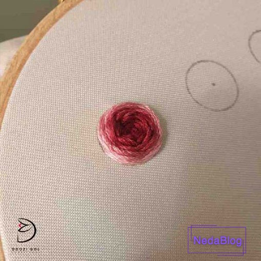 دوخت رز عنکبوتی در گلدوزی برزیلی گام هفتم