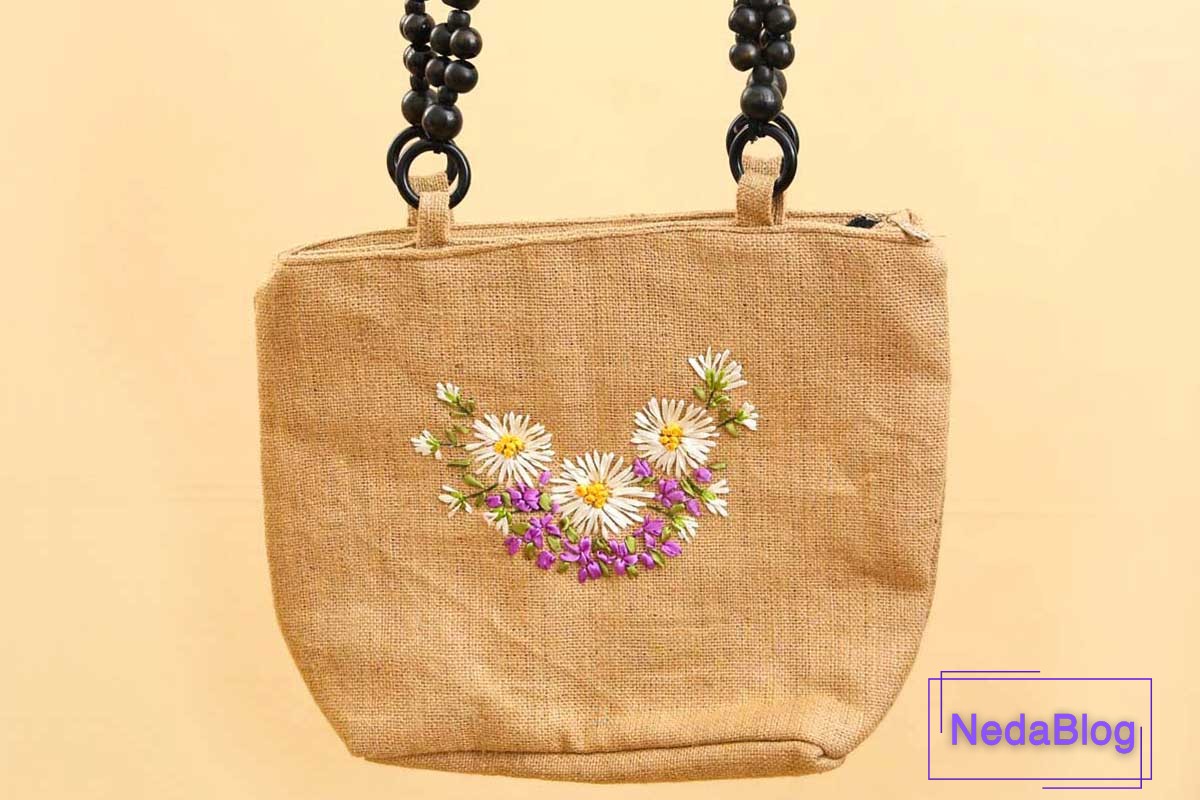 طرح گلدوزی روی کیف پارچه‌ای