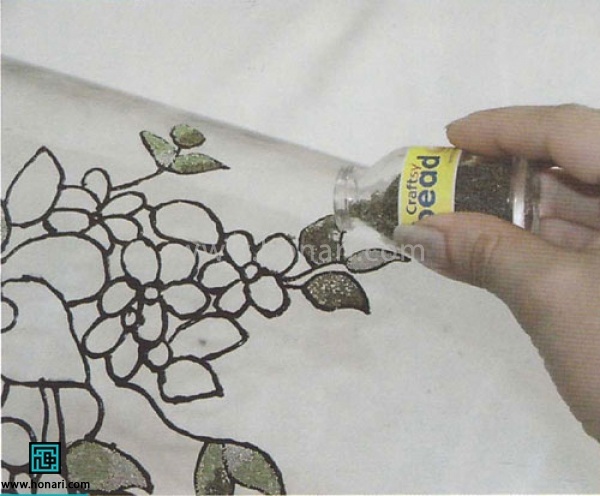 تزیین گلدان شیشه ای با استفاده از دورگیر