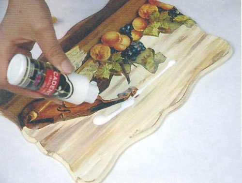 ترک روی چوب