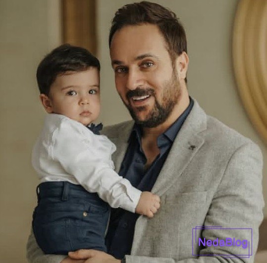 احمد مهران فر در کنار پسرش