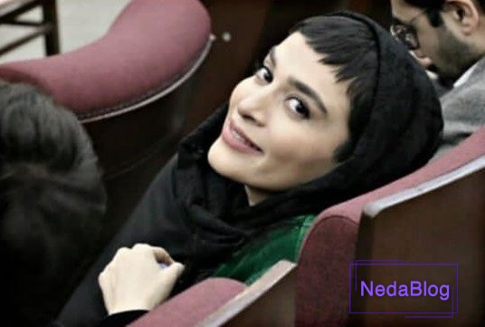 اندیشه فولادوند در حال خندیدن