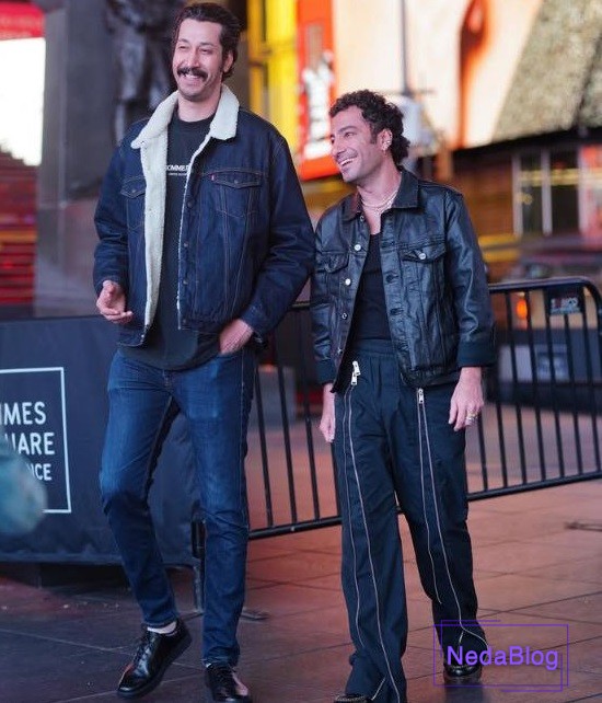 بهرام افشاری در کنار نوید محمدزاده