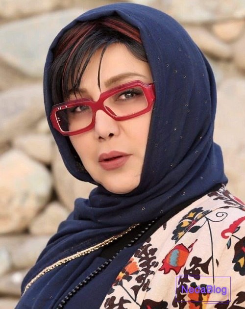 بهنوش بختیاری با عینک