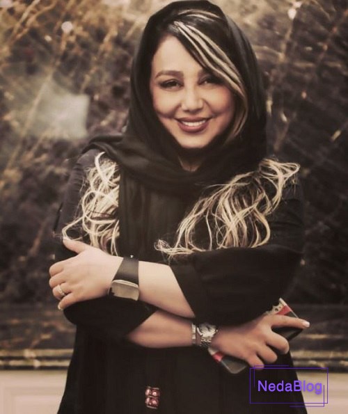 بهنوش بختیاری در حال خندیدن