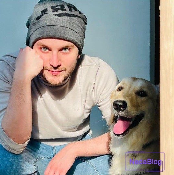 دارا حیایی در کنار سگش