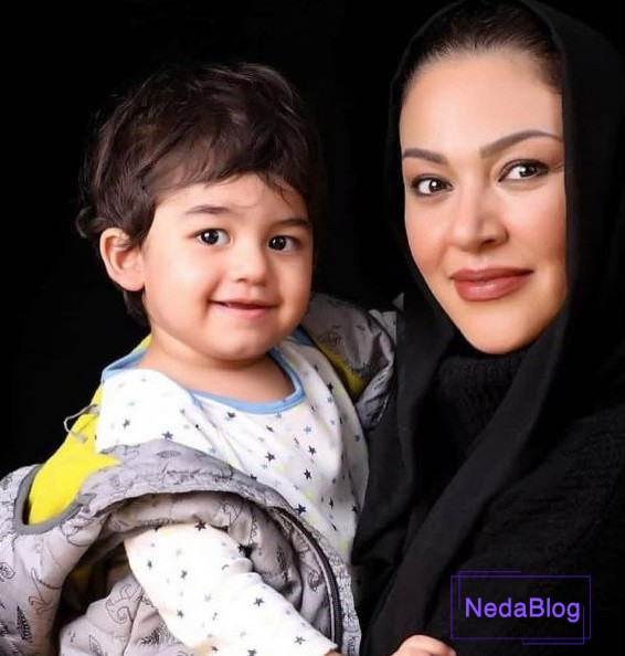 زیبا بروفه در کنار پسرش