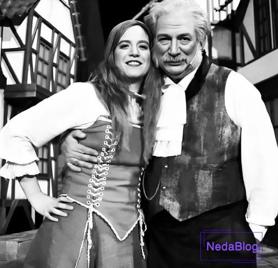 ستاره پسیانی در کنار پدرش