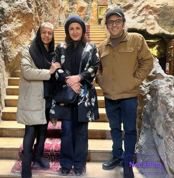 فاطمه گودرزی در کنار همکارانش