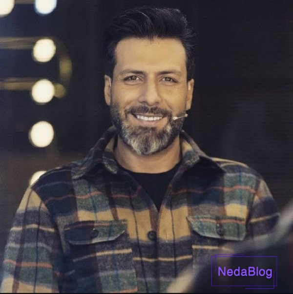 مجید واشقانی در حال خندیدن