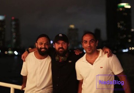 هومن سیدی در کنار دوستانش