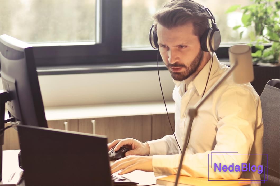 گوش دادن به موسیقی حین کار مفید است یا مضر؟