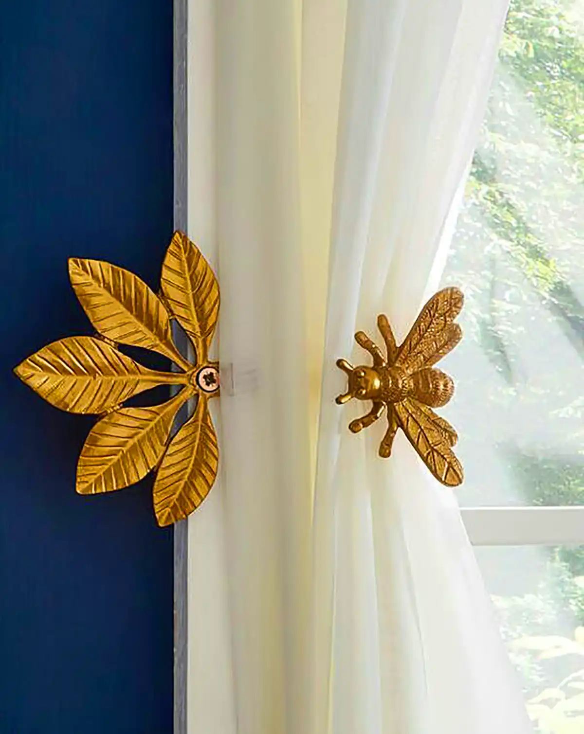 نگهدارنده پرده طلایی