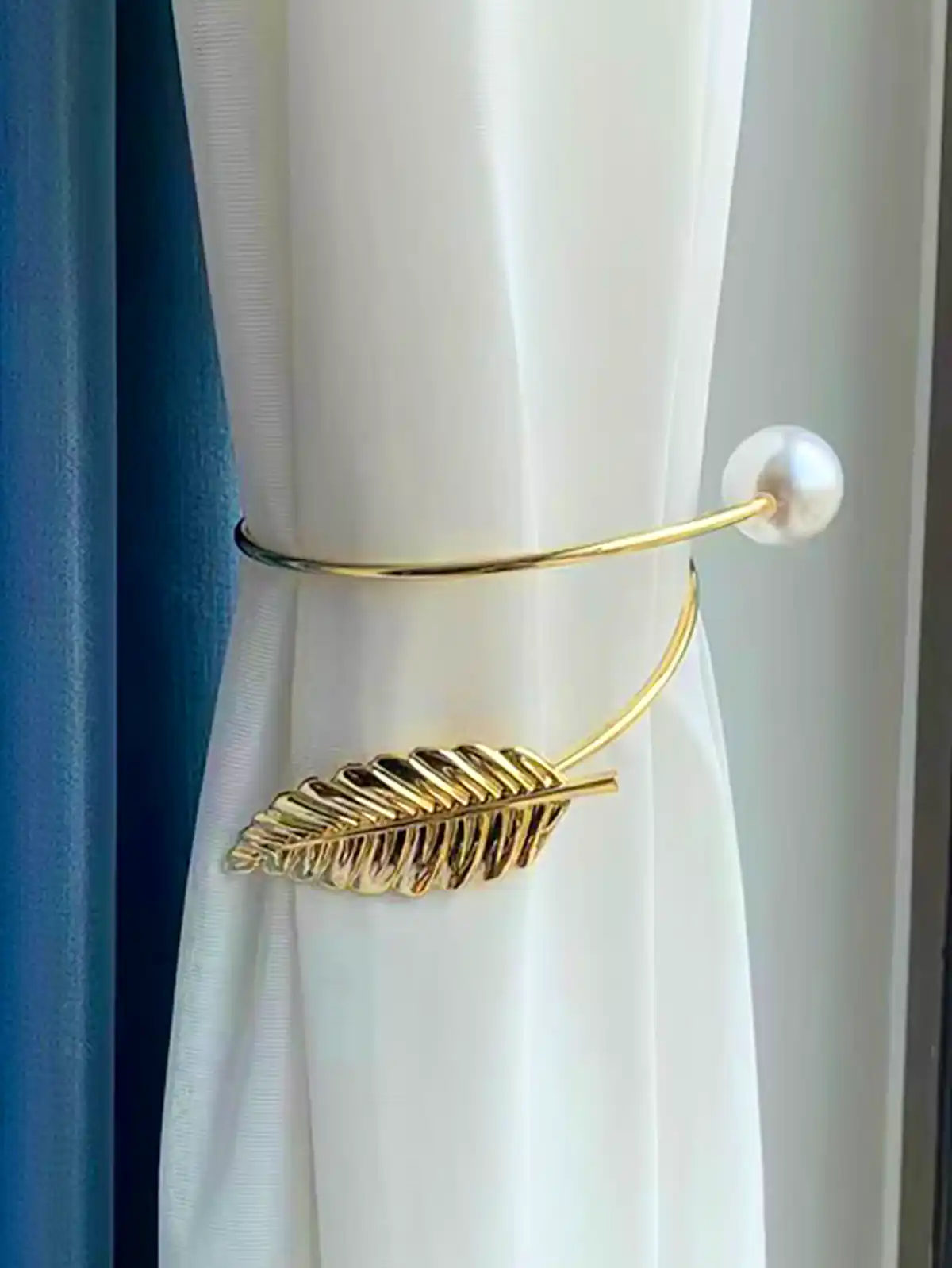 نگهدارنده پرده طلایی