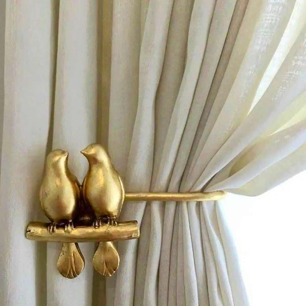 نگهدارنده پرده طلایی