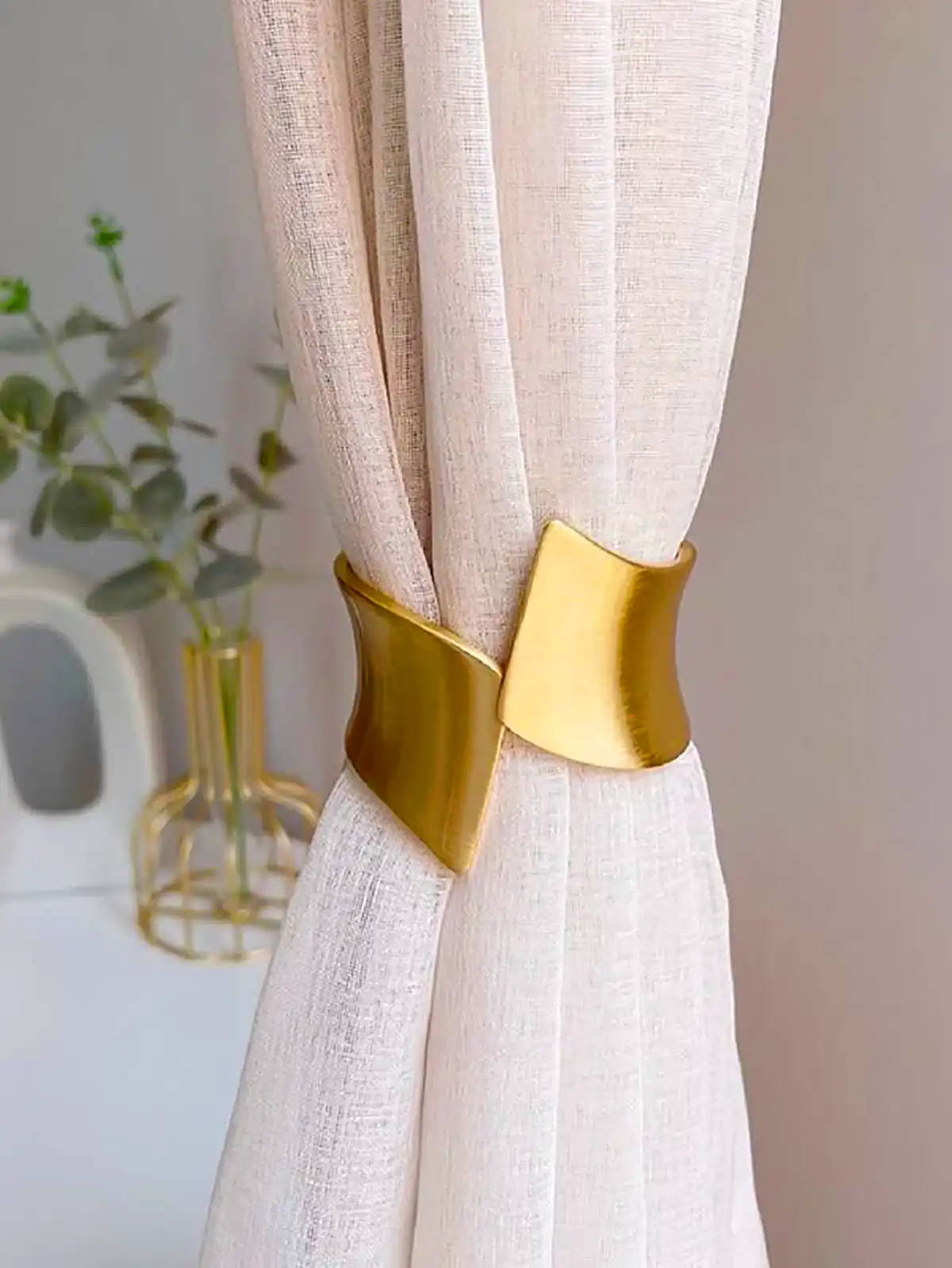 نگهدارنده پرده طلایی