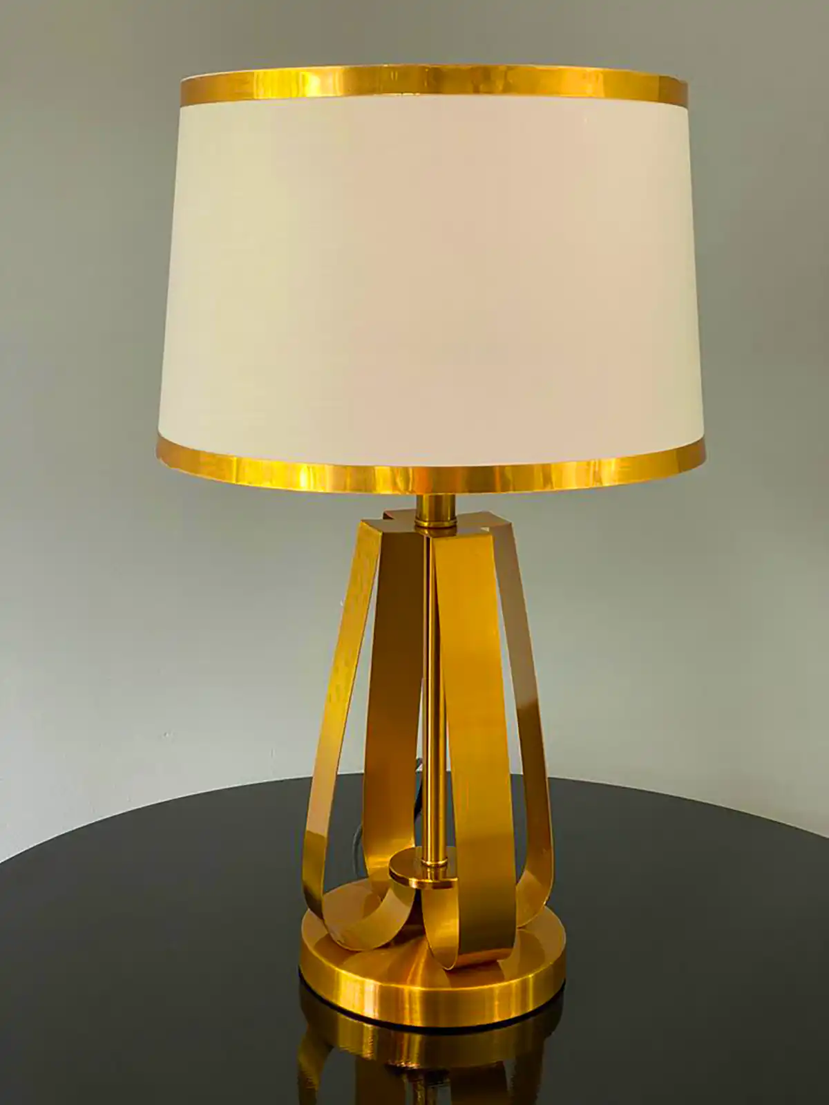 آباژور رو میزی ترند