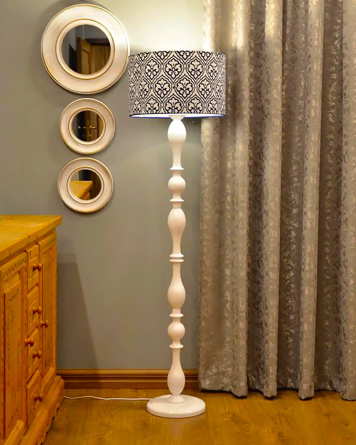 آباژور پایه دار لوکس