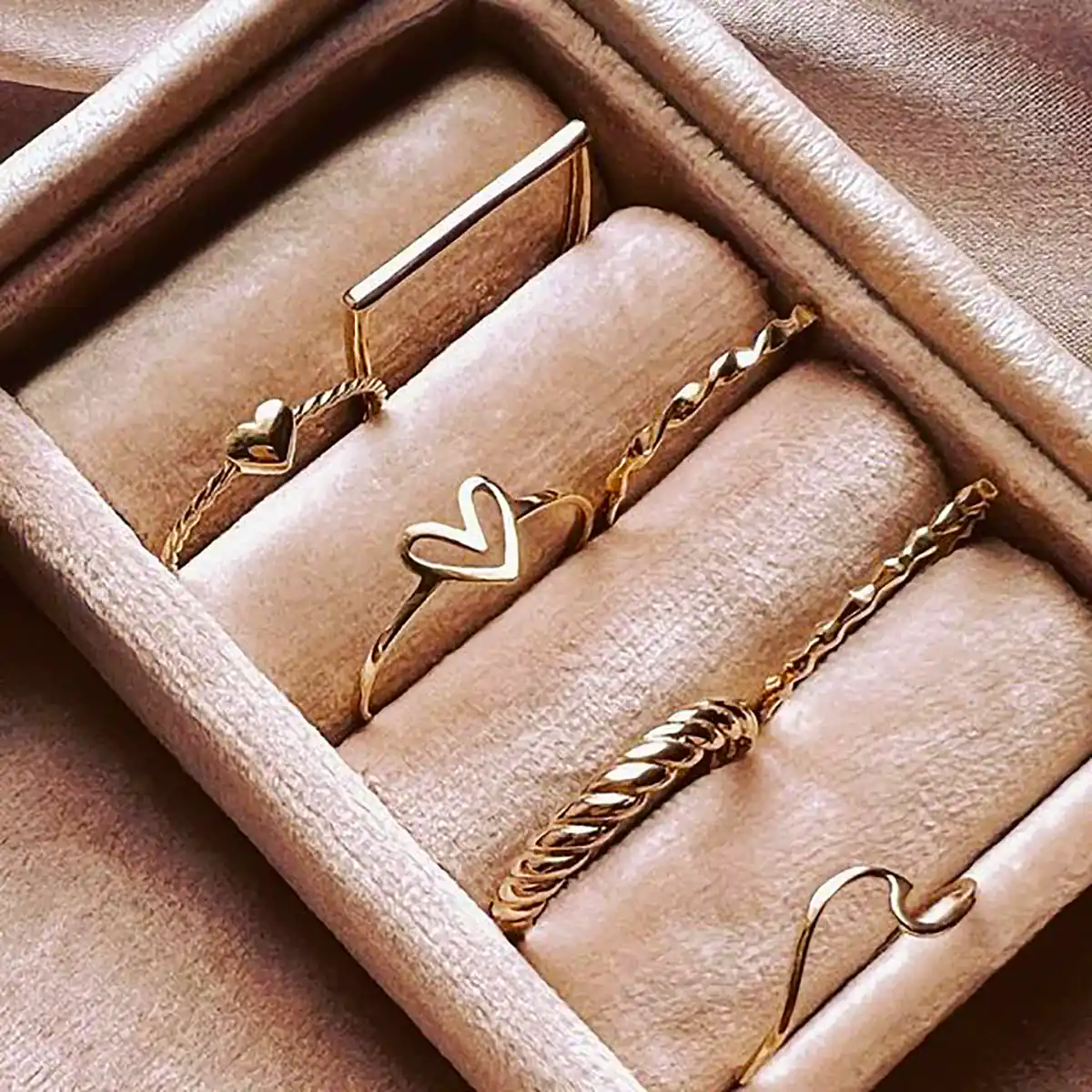 انگشتر مینیمال طلا زیبا