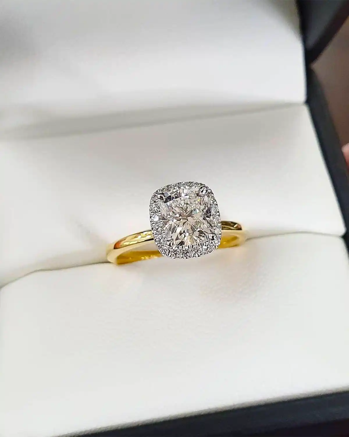 انگشتر تک نگین جواهر