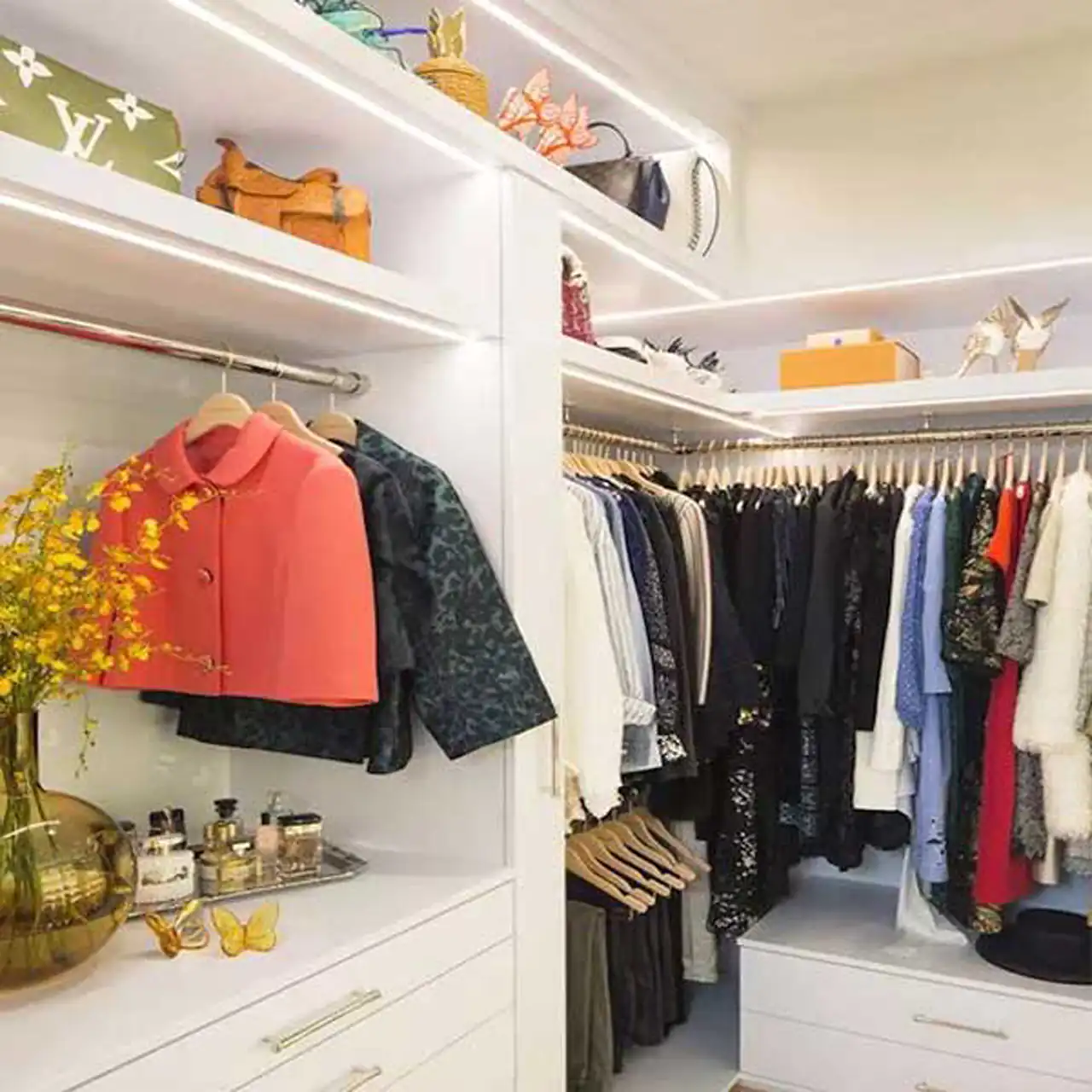 چیدمان کمد لباس + زیباترین حرفه ای ترین چیدمان کمد لباس به سبک طراحان