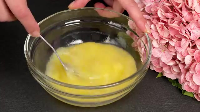 آموزش طرز تهیه یک کیلو پنیر خانگی با شیر و تخم مرغ