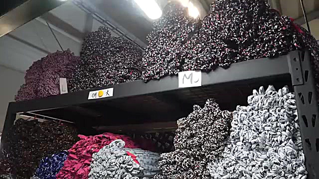 تماشای فرآیند تولید چکمه در کارخانه کره جنوبی