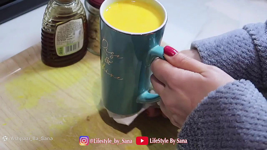 دستور شیر زردچوبه باستانی که گلو درد و سرفه را التیام میبخشد (شیر طلایی)