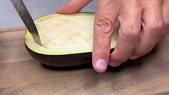 دستور پخت دلمه بادمجان ایتالیایی با پنیر پارمزان