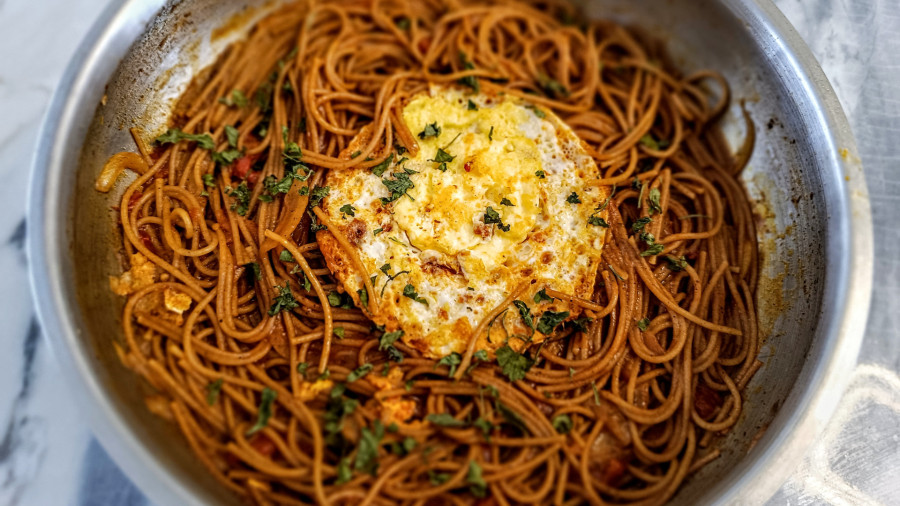 طرز تهیه اسپاگتی با تخم مرغ آسان و خوشمزه