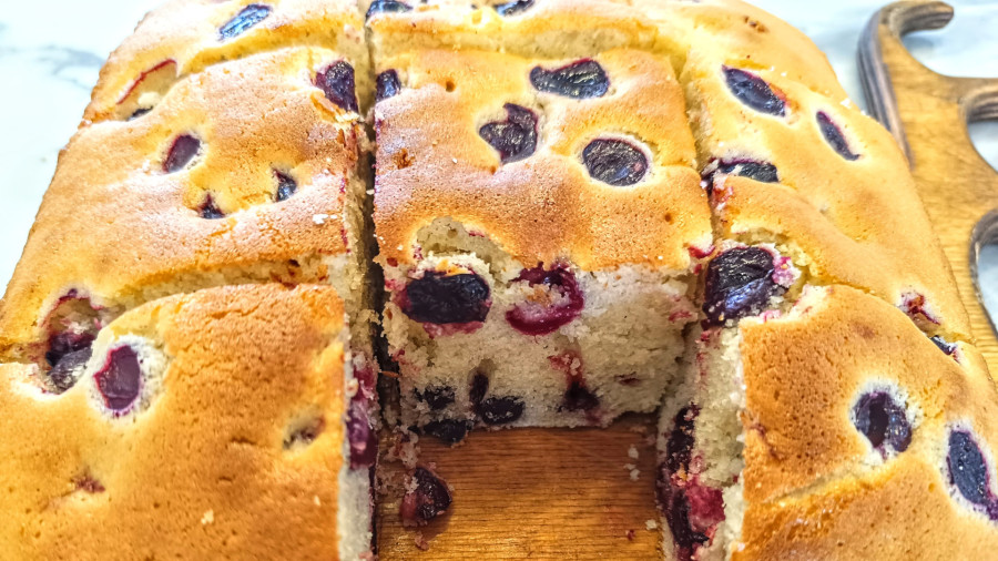 طرز تهیه کیک آلبالو | آموزش مرحله به مرحله پخت کیک