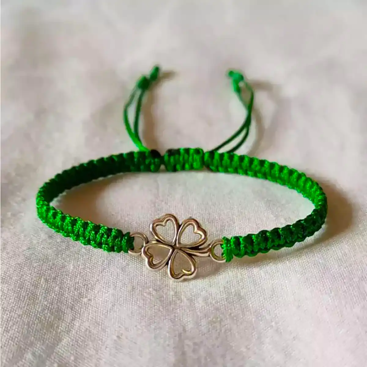 دستبند دست ساز شیک و جذاب