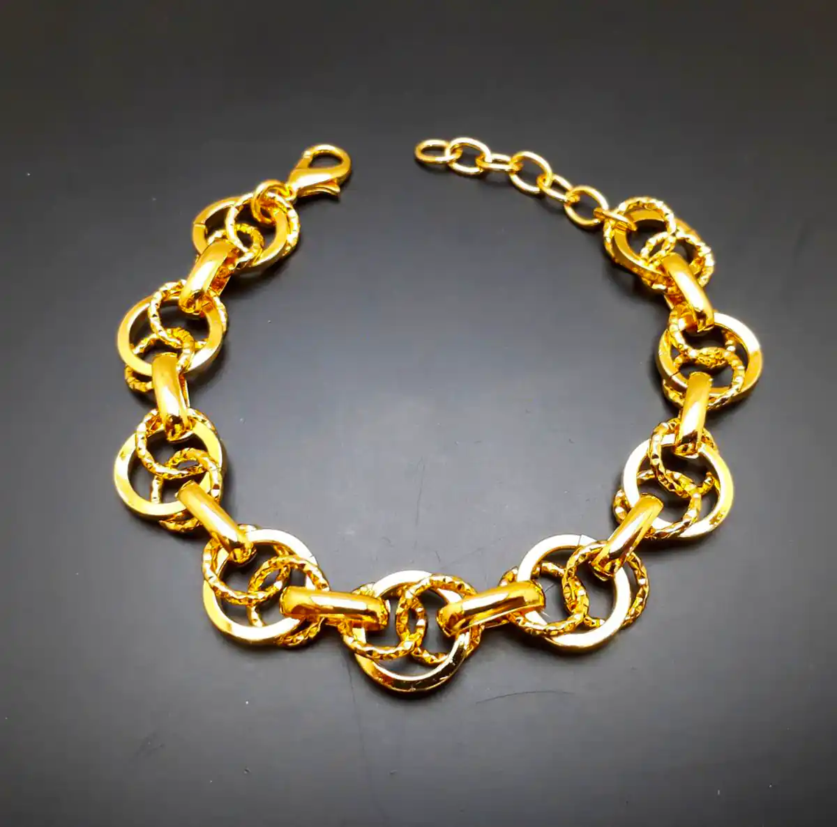 دستبند شیک طلا