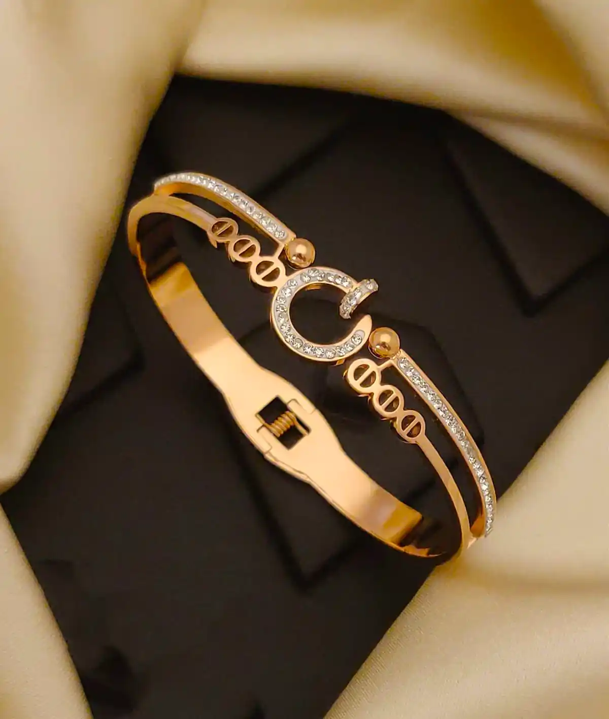 دستبند طلا شیک و ترند