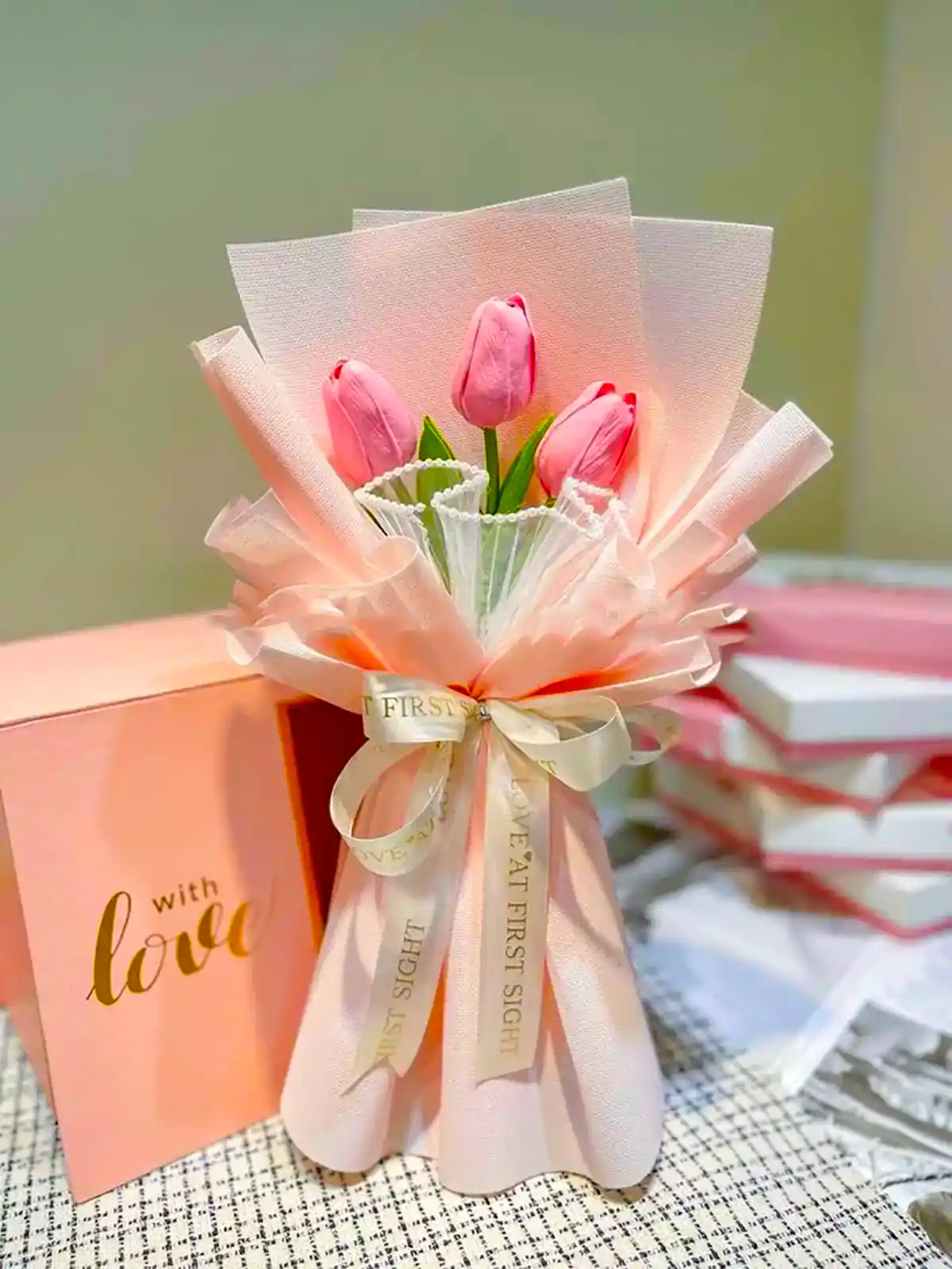 دسته گل ترند و لوکس هدیه