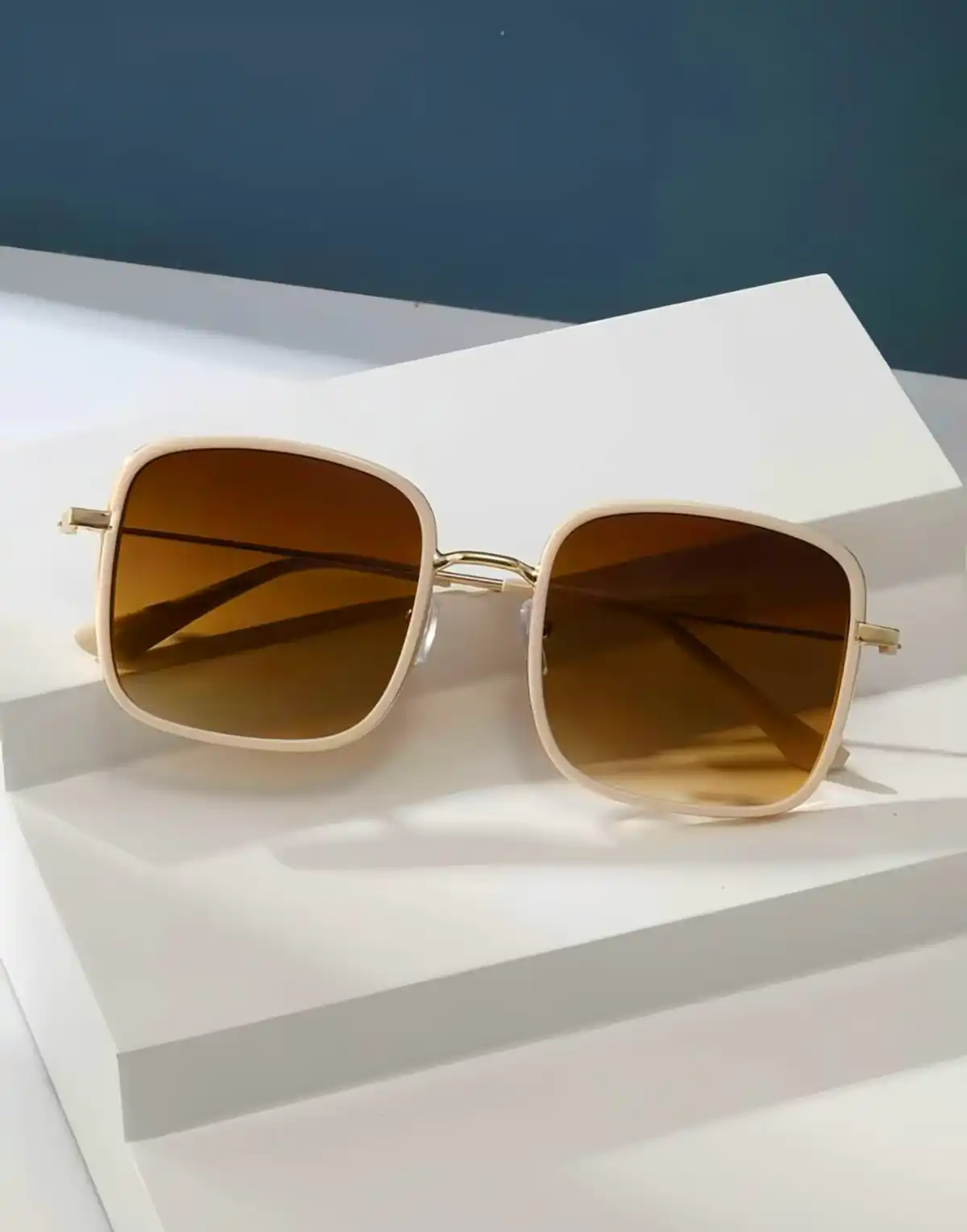 عینک آفتابی ترند و خاص زنانه