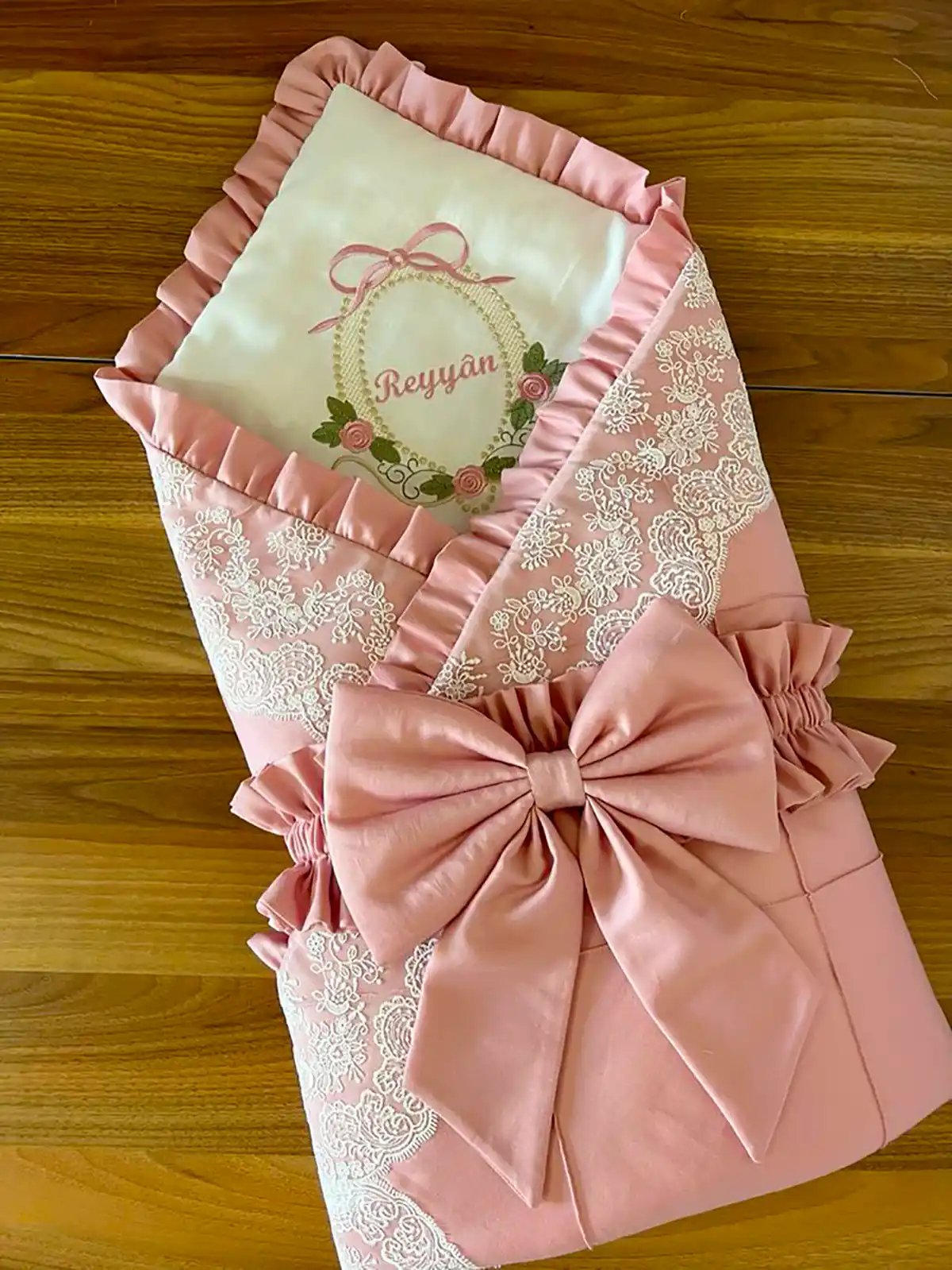 قنداق فرنگی نوزاد