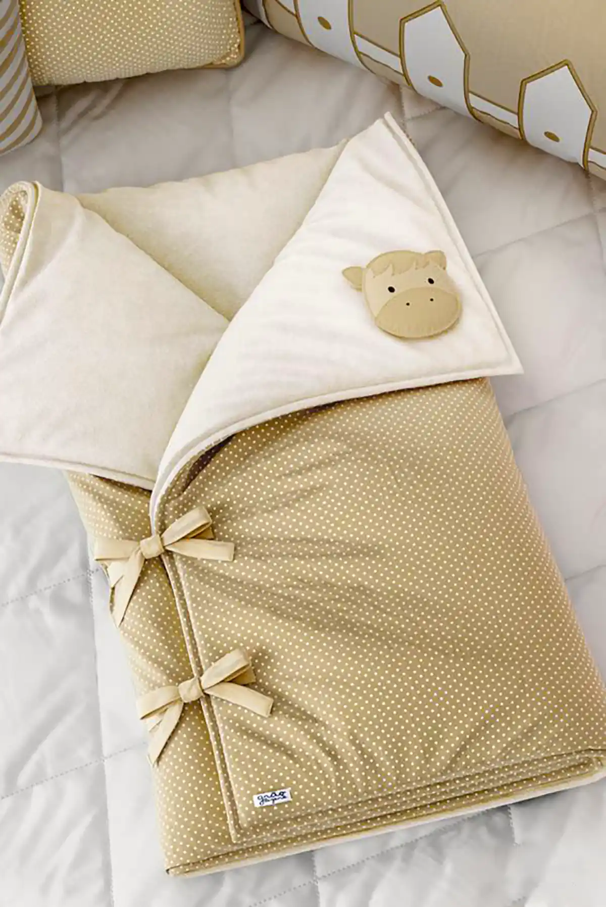 قنداق فرنگی نوزاد